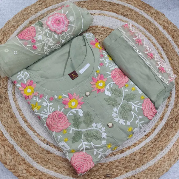 DAMAGED DRESS | D26